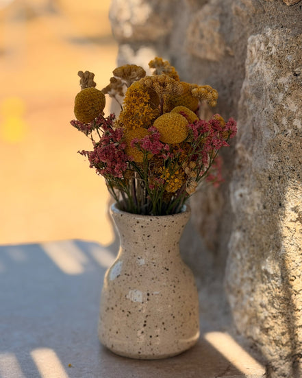 Petit Vase in Speckled White with Dry Flowers