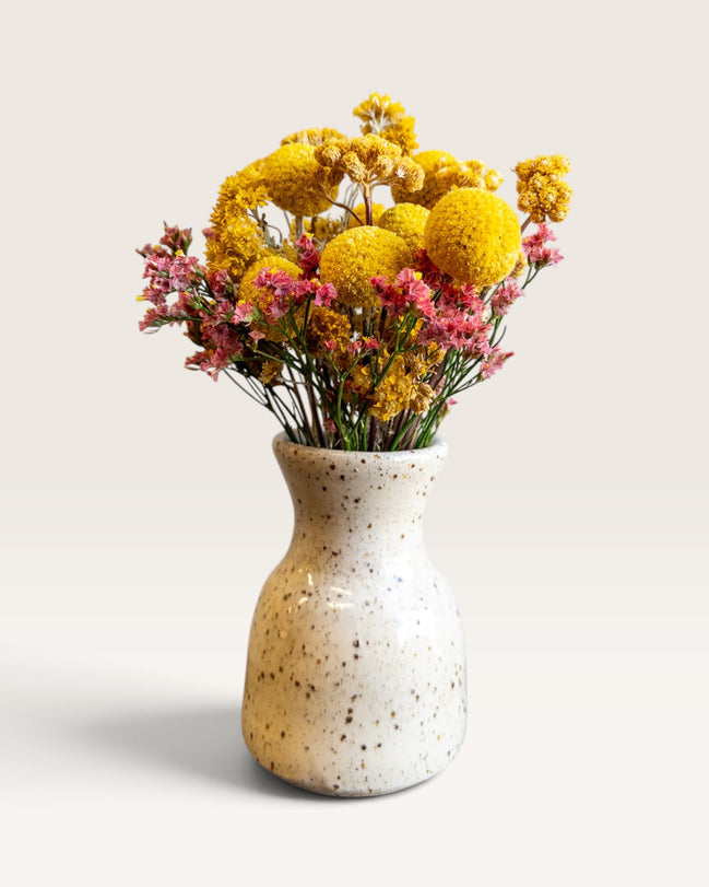 Petit Vase in Speckled White with Dry Flowers