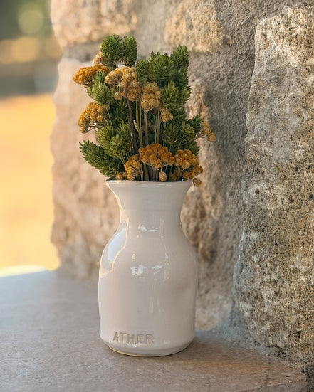 Petit Vase in White with Dry Flowers