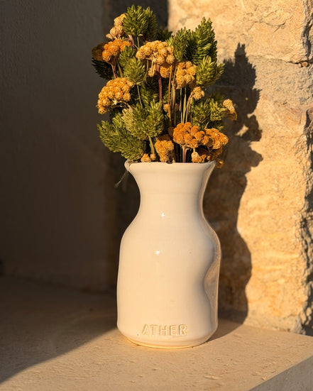 Petit Vase in White with Dry Flowers