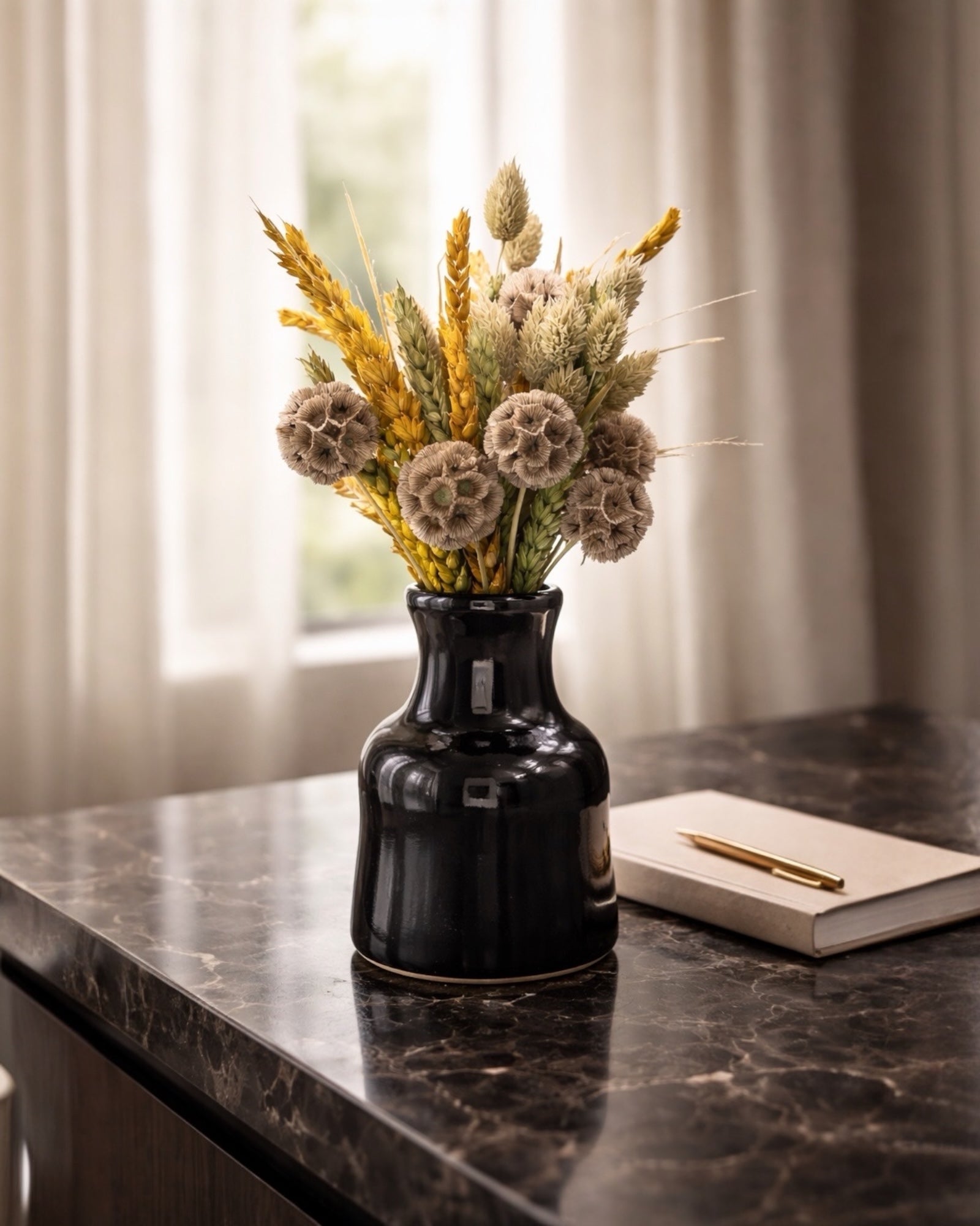 Petit Vase in Black with Dry Flowers