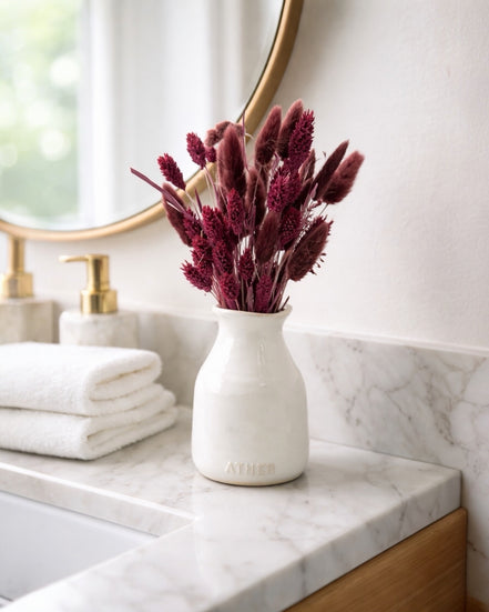 Petit Vase in Off-White with Dry Flowers